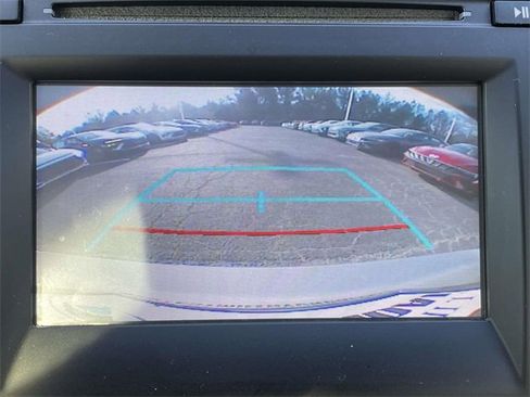 Used 2015 Toyota Camry LE image 26