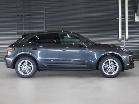 Certified 2026 Porsche Macan AWD/4WD image 11