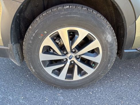 Certified 2025 Subaru Outback Premium image 11