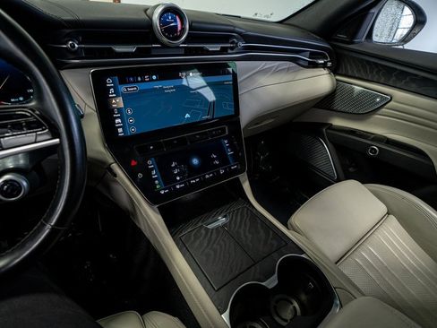 Used 2023 Maserati Grecale Modena image 40