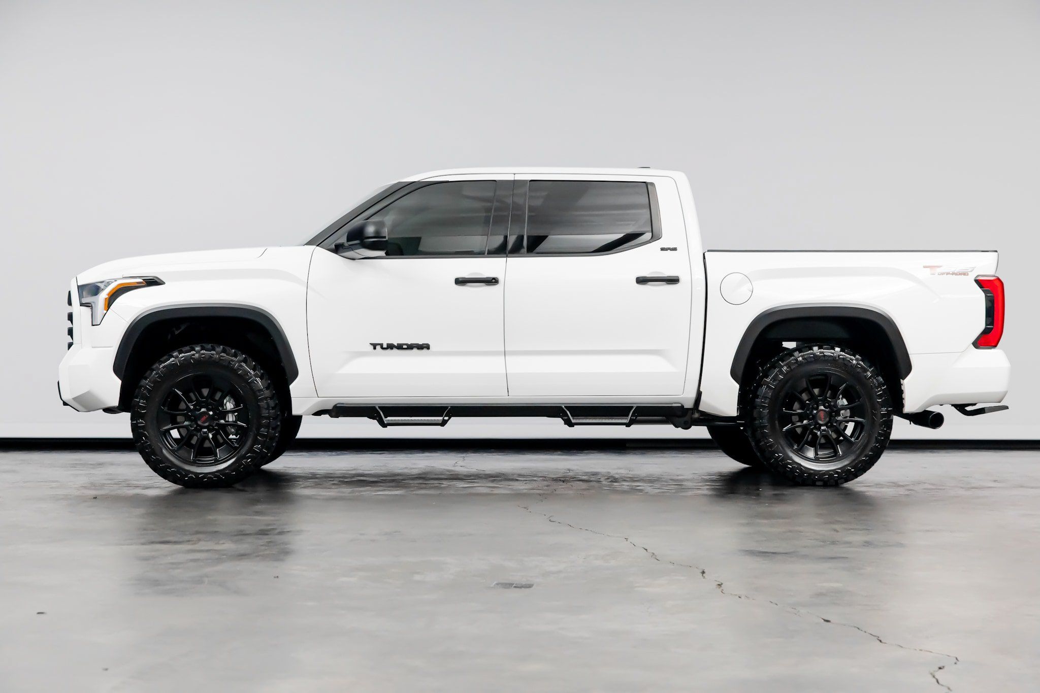 Used 2023 Toyota Tundra SR5 AWD/4WD image 9
