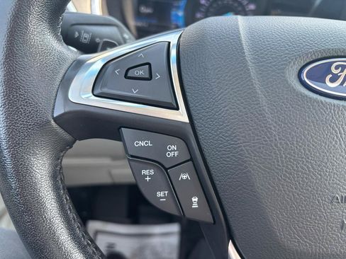 Used 2019 Ford Edge Titanium w/ Equipment Group 301A AWD/4WD image 17