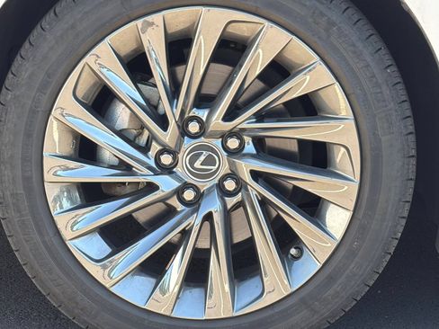 Used 2024 Lexus ES 300h w/ Luxury Package FWD image 24