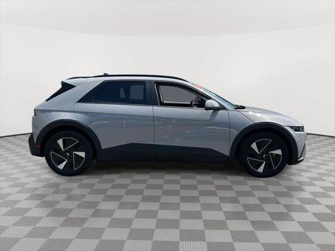 Used 2025 Hyundai Ioniq 5 SEL AWD/4WD image 2
