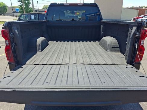 Used 2021 Chevrolet Silverado 1500 LT AWD/4WD image 27