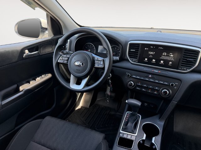 Used 2022 Kia Sportage LX AWD/4WD image 16