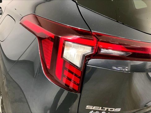 Used 2025 Kia Seltos S image 27