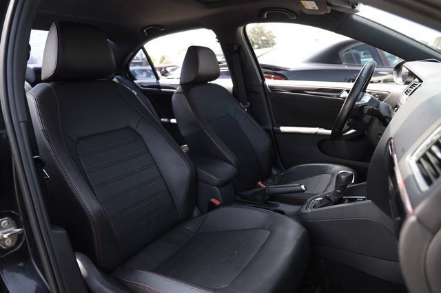 Used 2017 Volkswagen Jetta GLI FWD image 19