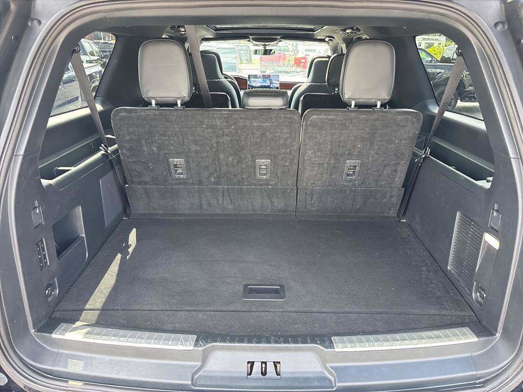 Used 2023 Lincoln Navigator L Reserve w/ Equipment Group 201A AWD/4WD image 7