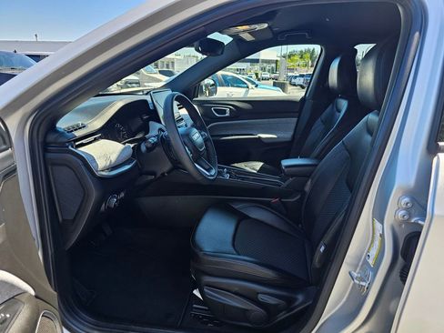 Used 2024 Jeep Compass Latitude image 22