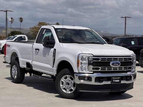 Used 2025 Ford F350 XLT w/ FX4 Off-Road Package AWD/4WD image 2