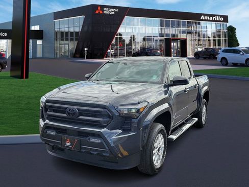 Used 2025 Toyota Tacoma SR5 image 1