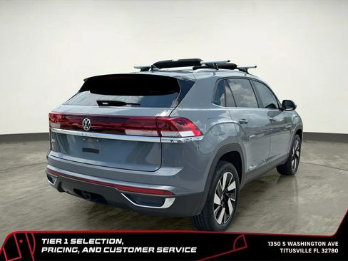 Used 2024 Volkswagen Atlas Cross Sport SE FWD image 12