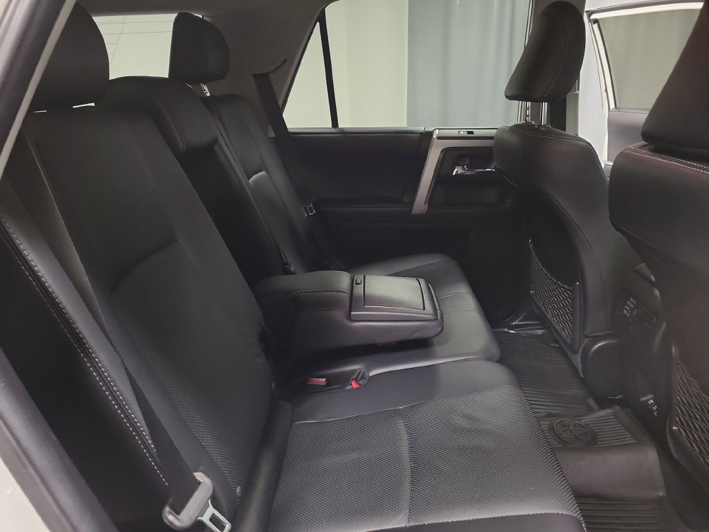 Used 2022 Toyota 4Runner Limited AWD/4WD image 32