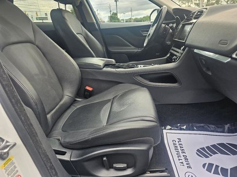 Used 2017 Jaguar F-PACE Premium AWD/4WD image 52