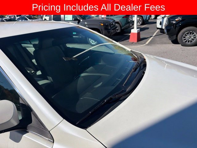 Used 2015 Toyota Camry SE FWD image 9
