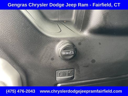 Used 2024 Jeep Wrangler Unlimited AWD/4WD image 33