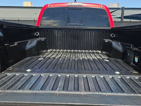 Used 2022 Toyota Tacoma TRD Off-Road AWD/4WD image 12