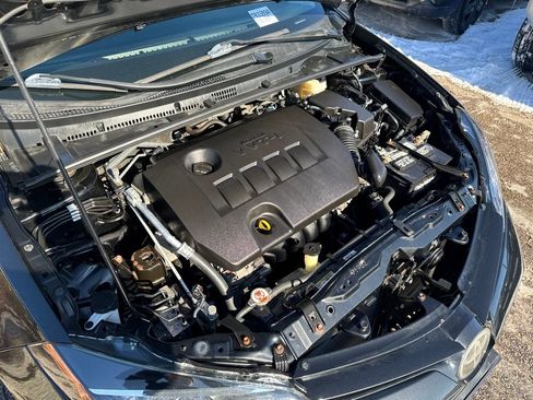 Used 2017 Toyota Corolla LE image 39