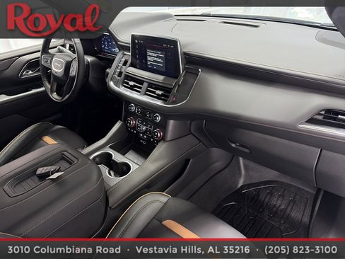 Used 2024 GMC Yukon AT4 w/ Technology Package AWD/4WD image 12
