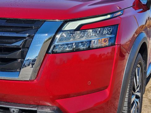 Used 2023 Nissan Pathfinder Platinum w/ Cargo Package image 7
