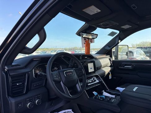 Used 2026 GMC Sierra 2500 AT4 w/ AT4 Premium Plus Package image 5