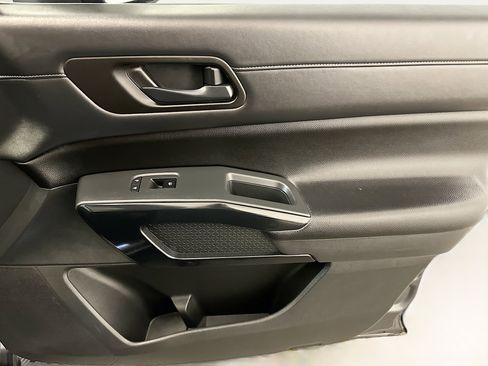 Used 2023 Nissan Pathfinder SV w/ SV Premium Package image 35