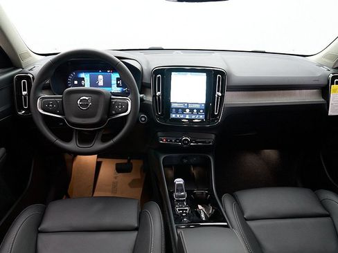 New 2026 Volvo XC40 B5 Plus w/ Climate Package AWD/4WD image 24