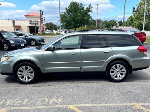 Used 2009 Subaru Outback 2.5i Limited AWD/4WD image 3