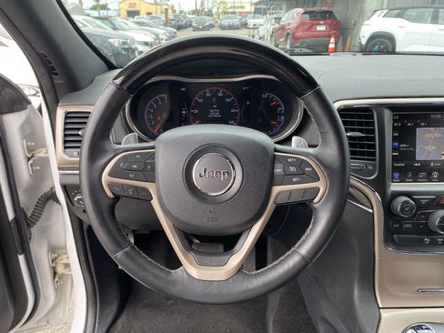 Used 2015 Jeep Grand Cherokee Overland image 12