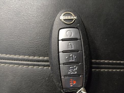 Used 2022 Nissan Pathfinder SL FWD image 32