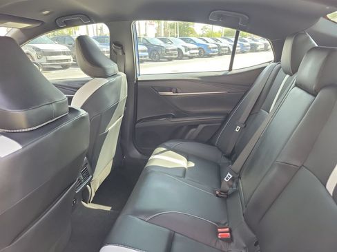Used 2026 Toyota Camry SE FWD image 25