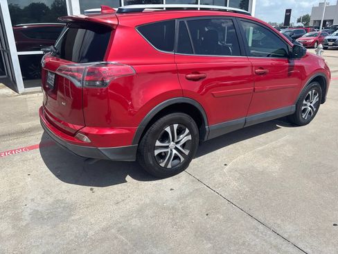 Used 2016 Toyota RAV4 LE FWD image 5