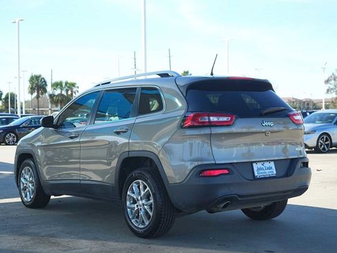 Used 2017 Jeep Cherokee Latitude w/ Comfort & Sound Group image 4