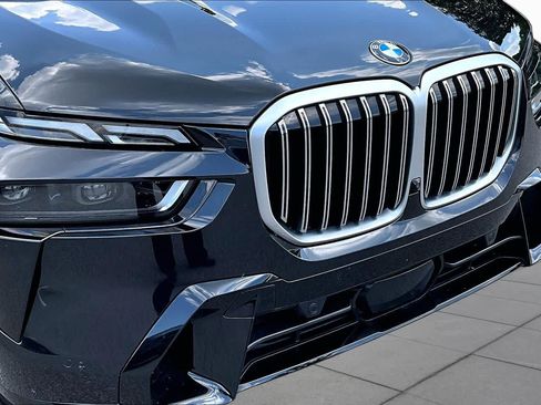 Used 2023 BMW X7 xDrive40i w/ M Sport Package AWD/4WD image 32