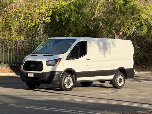 Used 2019 Ford Transit 250 130 Low Roof RWD image 7