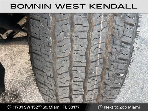 Used 2023 Chevrolet Tahoe Z71 w/ Luxury Package image 2