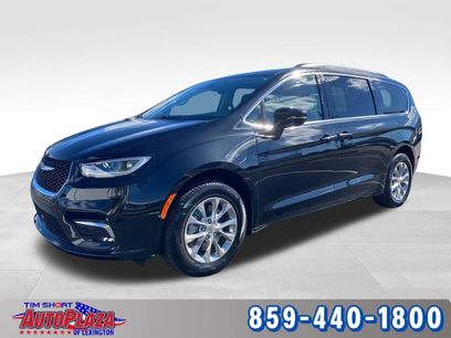 Used 2022 Chrysler Pacifica Touring-L