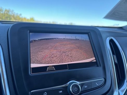 Used 2024 Chevrolet Equinox LT image 16