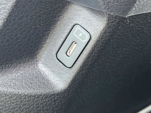 New 2026 Kia Carnival EX FWD image 18