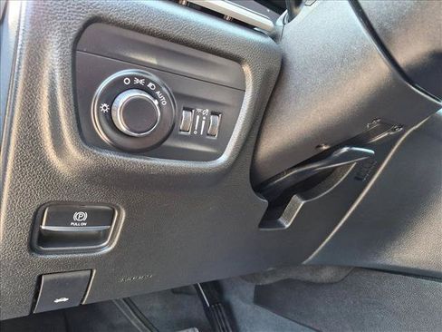 Used 2023 Jeep Grand Cherokee Altitude AWD/4WD image 16
