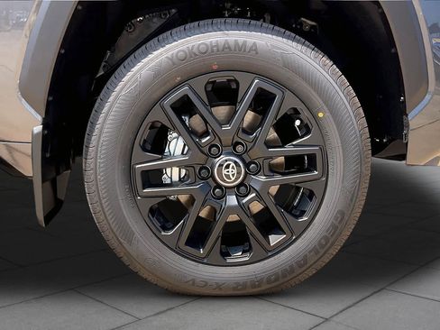 New 2026 Toyota Tundra Limited AWD/4WD image 12