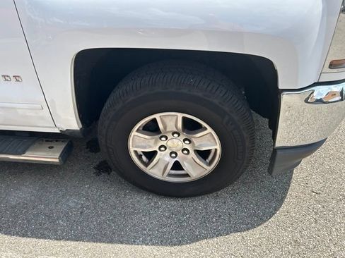 Used 2018 Chevrolet Silverado 1500 LT AWD/4WD image 4