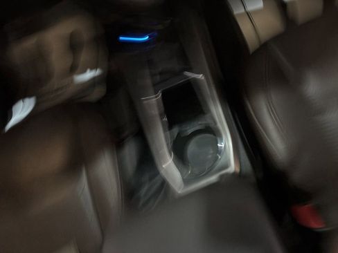 Used 2016 Toyota Tacoma Limited w/ Towing Package image 21