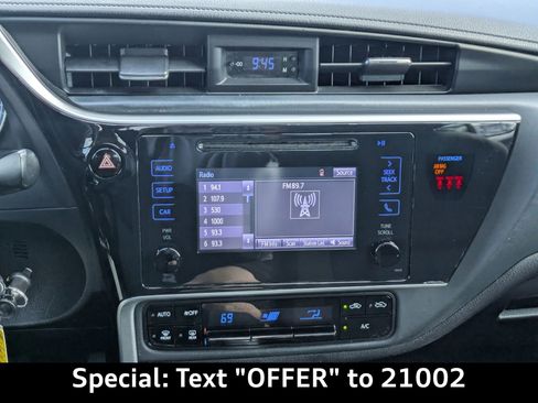 Used 2018 Toyota Corolla LE FWD image 18