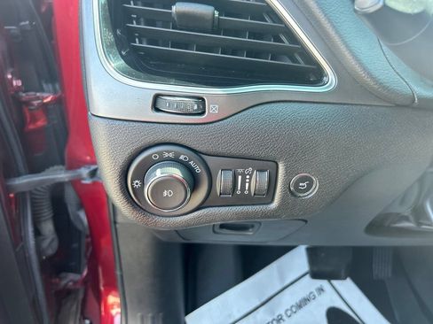 Used 2019 Jeep Cherokee Limited FWD image 26
