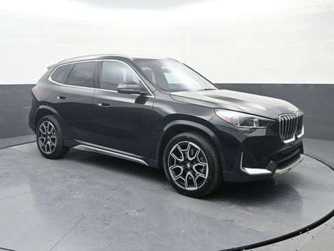 Used 2025 BMW X1 xDrive28i image 3