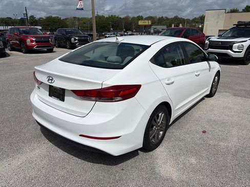 Used 2017 Hyundai Elantra SE image 6