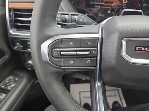 Used 2026 GMC Yukon Denali w/ Advanced Technology Package AWD/4WD image 18