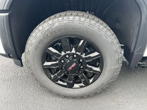 New 2026 GMC Sierra 2500 AT4 w/ AT4 Premium Plus Package AWD/4WD image 34